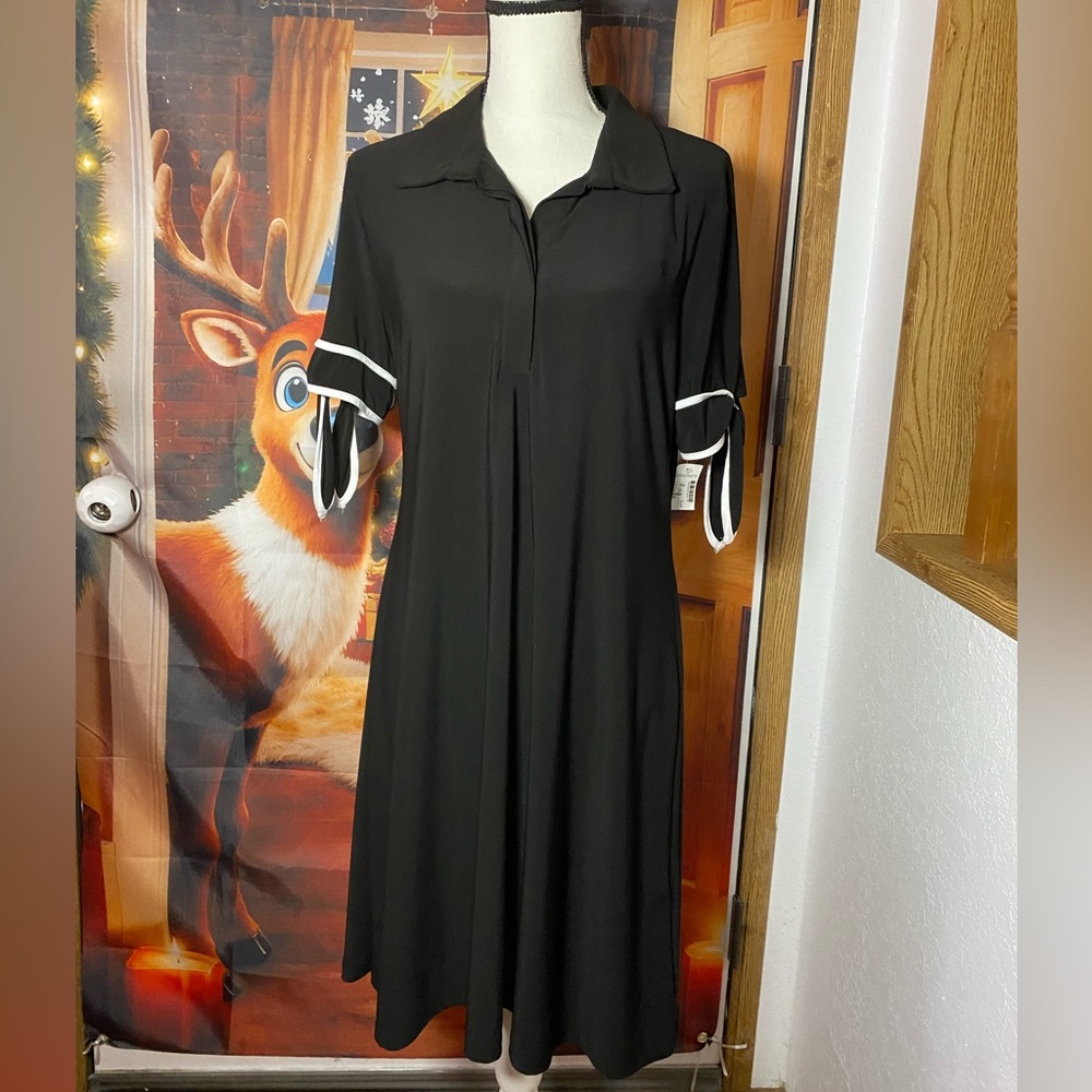 Roz & Ali short sleeve Black Dress with White Trim L